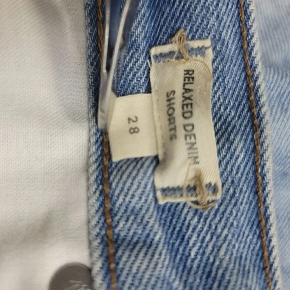 Madewell relaxed denim shorts , size 28
